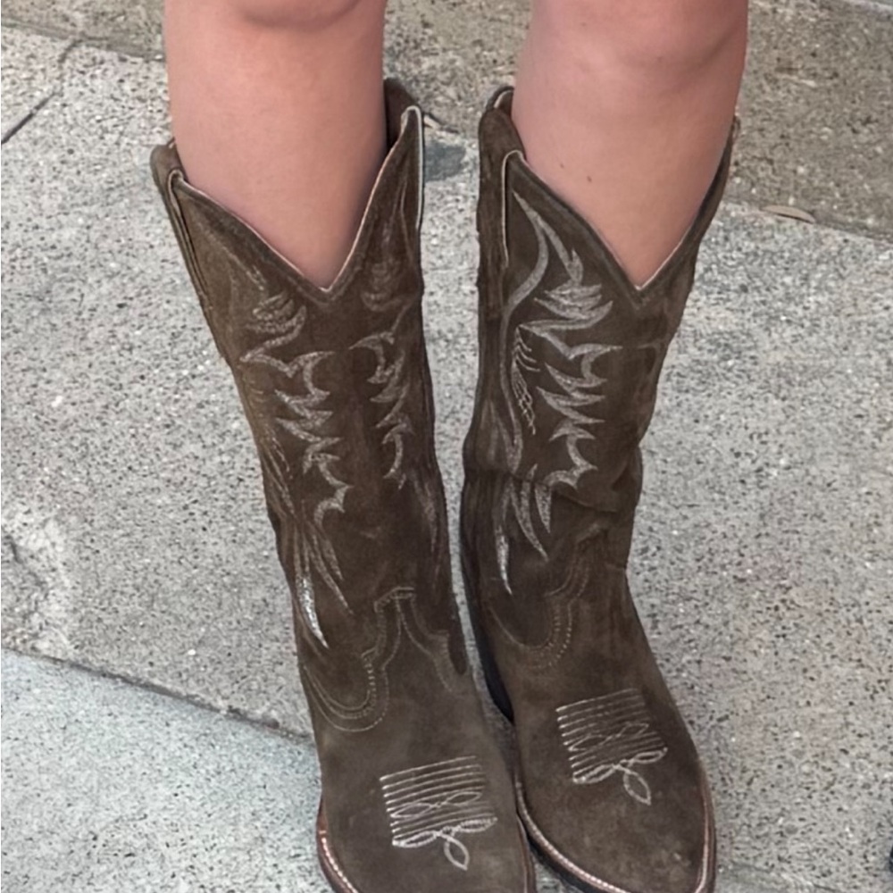 Idyllwind olive green brown suede cowboy boots